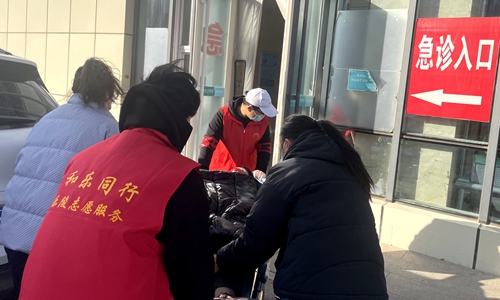 图3：推至急诊室.jpg